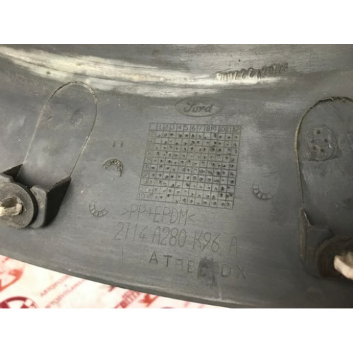 Молдинг заднего правого крыла Ford Connect 2006-2012 2T14A280K96